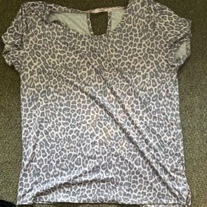 Faded cheetah print short sleeve blouse XL